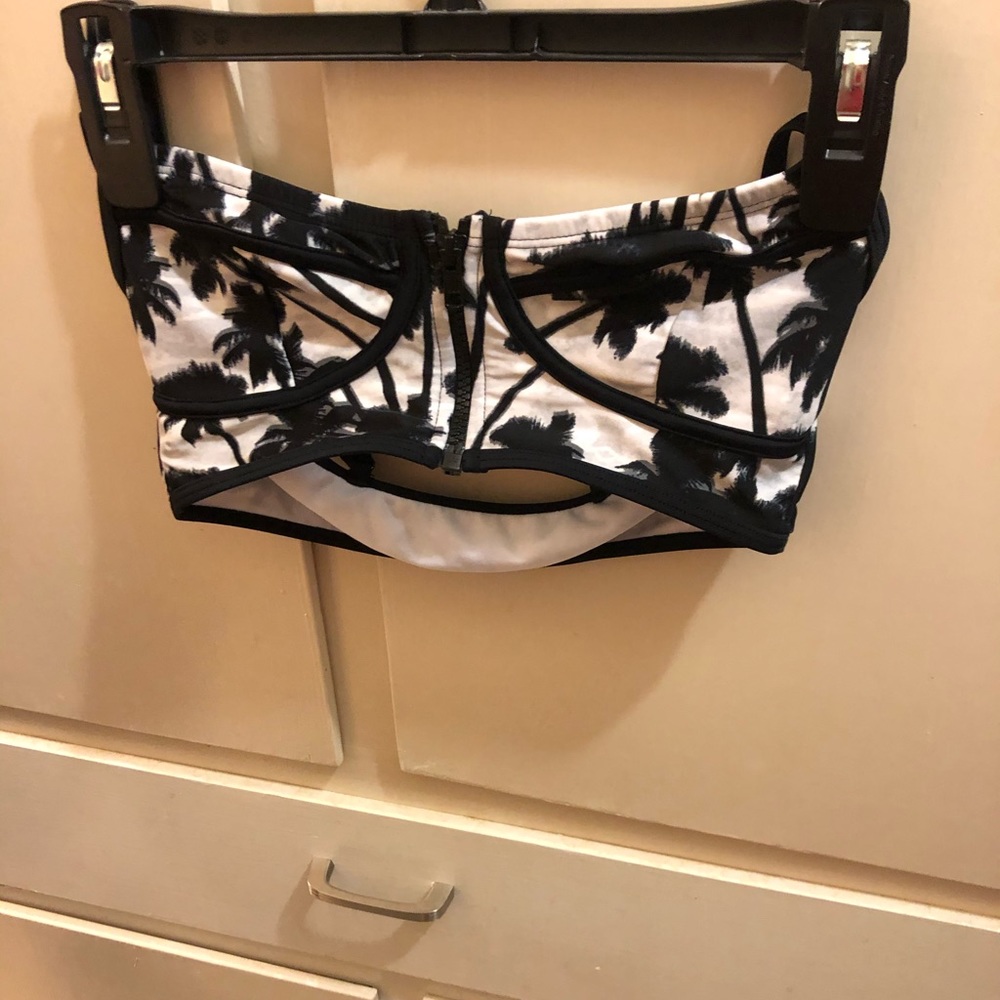 Swim suit top
